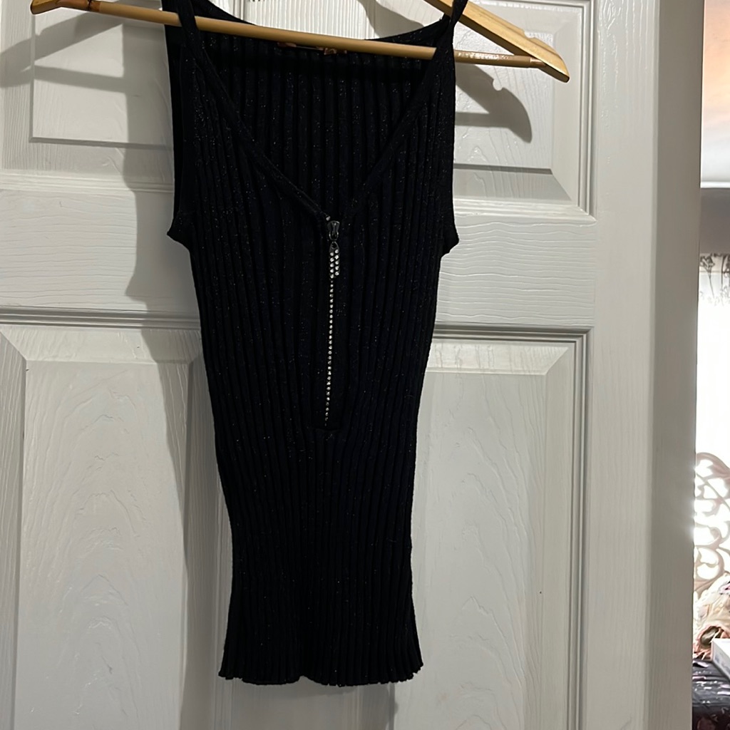 Black Sparkle Top With Rhinestone Accent Sipper.